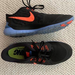 Womens Nike Free Sneakers